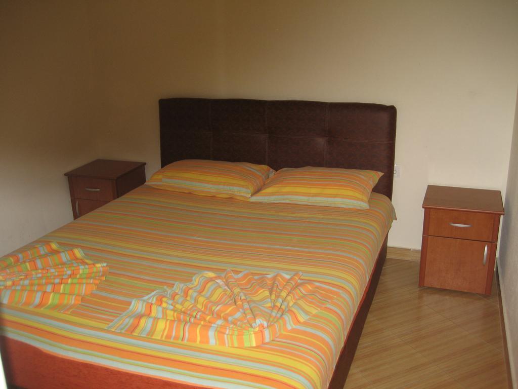 Guest House Vila Mimoza Ulcinj Extérieur photo